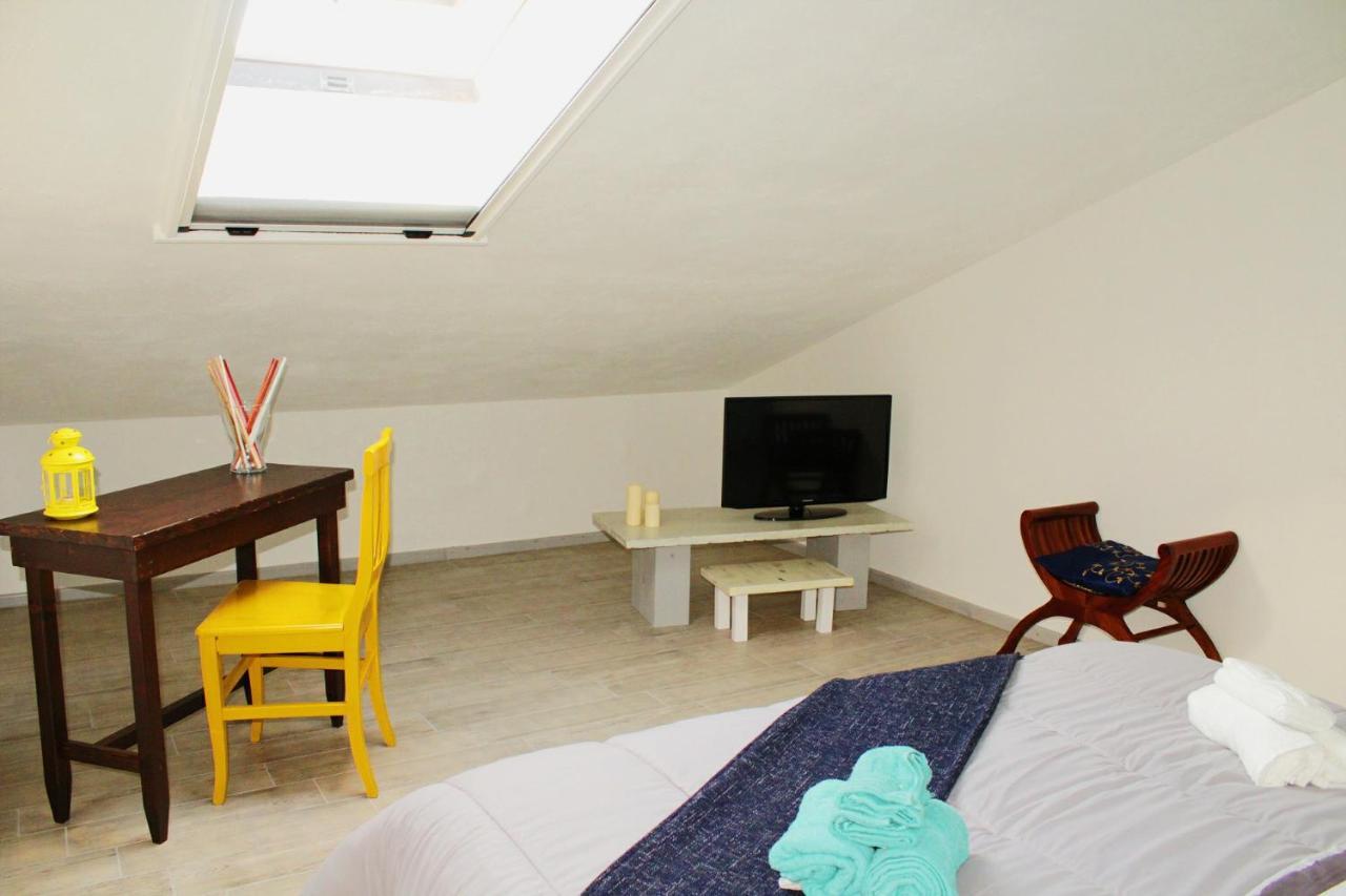 Castel Lagopesole Cielo Stellato Bed & Breakfast エクステリア 写真
